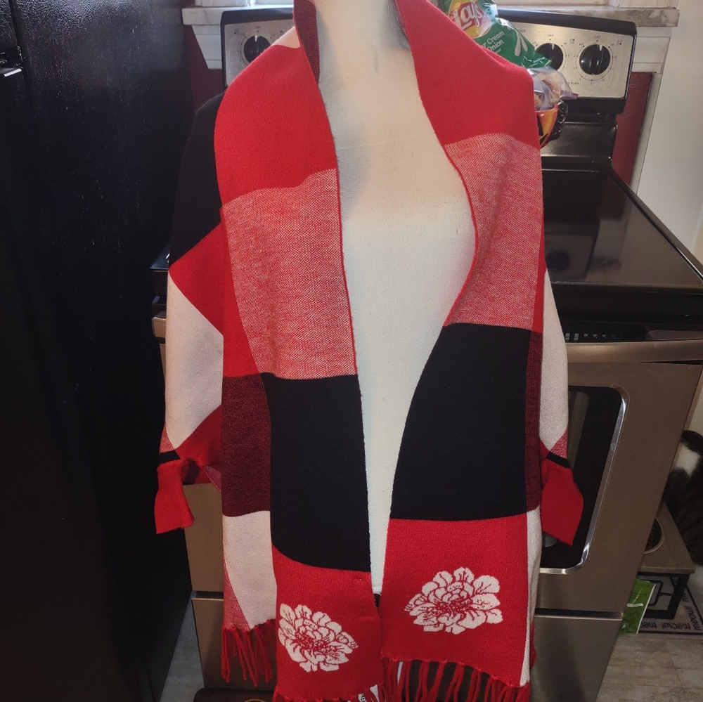 CHANEL Red and Black Checkered Scarf - Picture 10 of 10